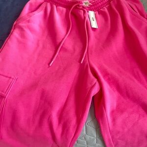 New with tags Pink size large Sweatpants for women. Never worn. Ty